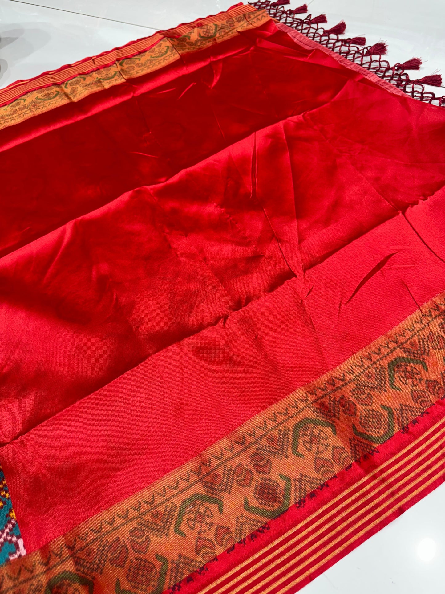 Pure Patan Patola Inspired Soft Silk Saree with Zari Patto Border | Manekchowk Traditional Design π«