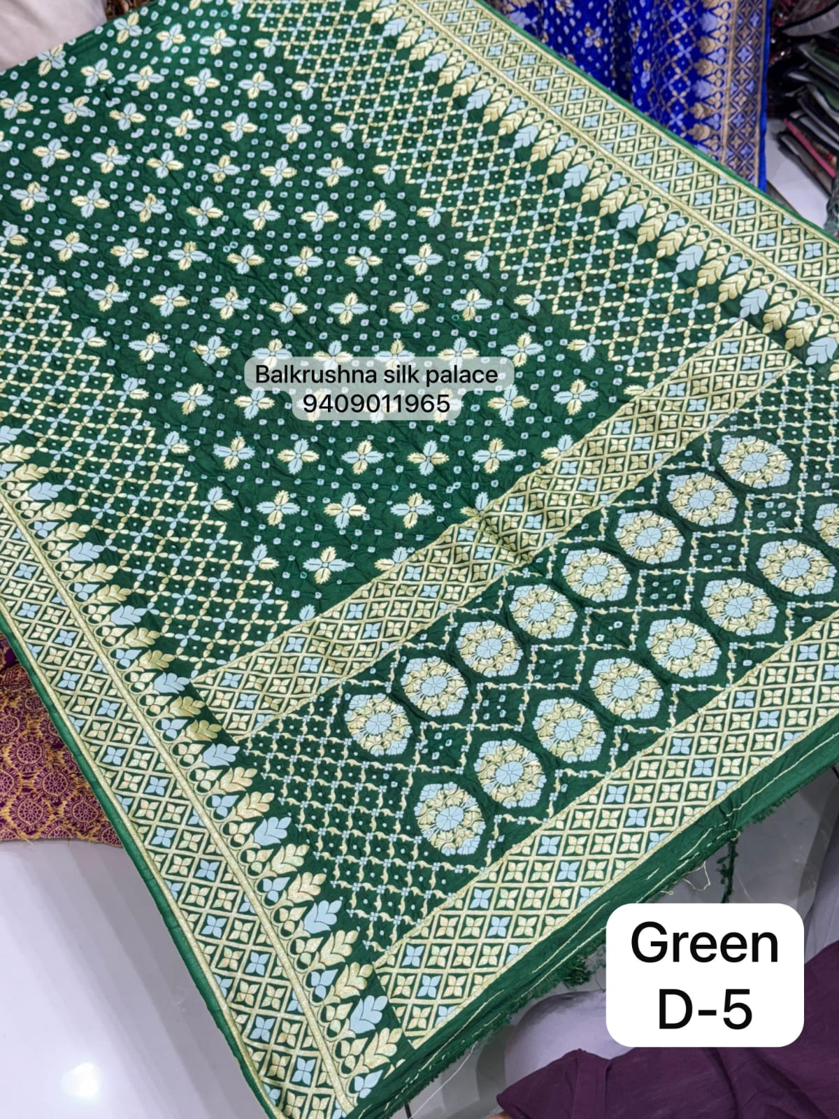 Green Luxury Banarasi Zari Woven Bandhani Saree with Heavy Circular Motif Pallu D5