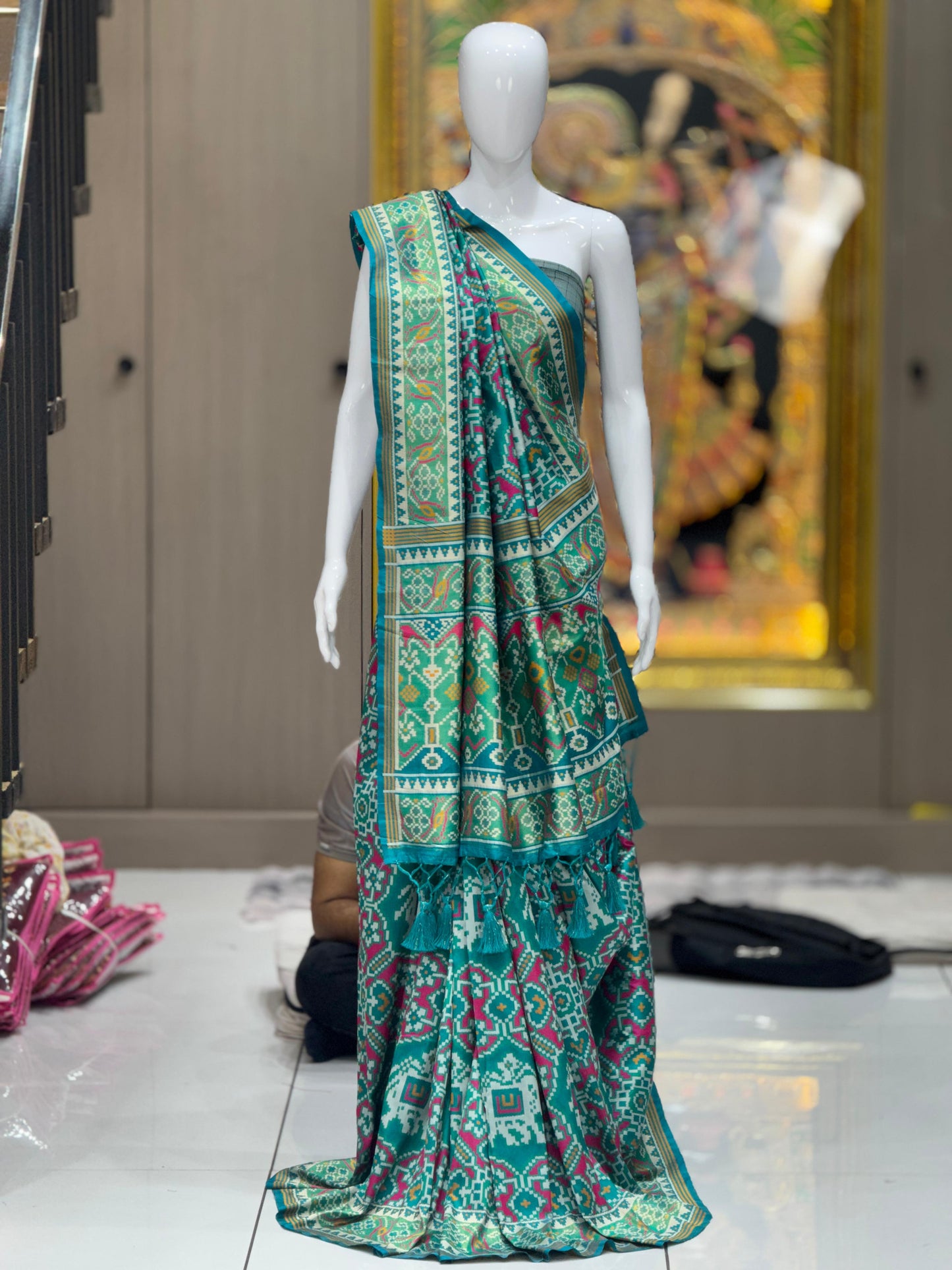 Luxury Woven Banarasi Patola Soft Silk Saree with Designer Border & Blouse Piece