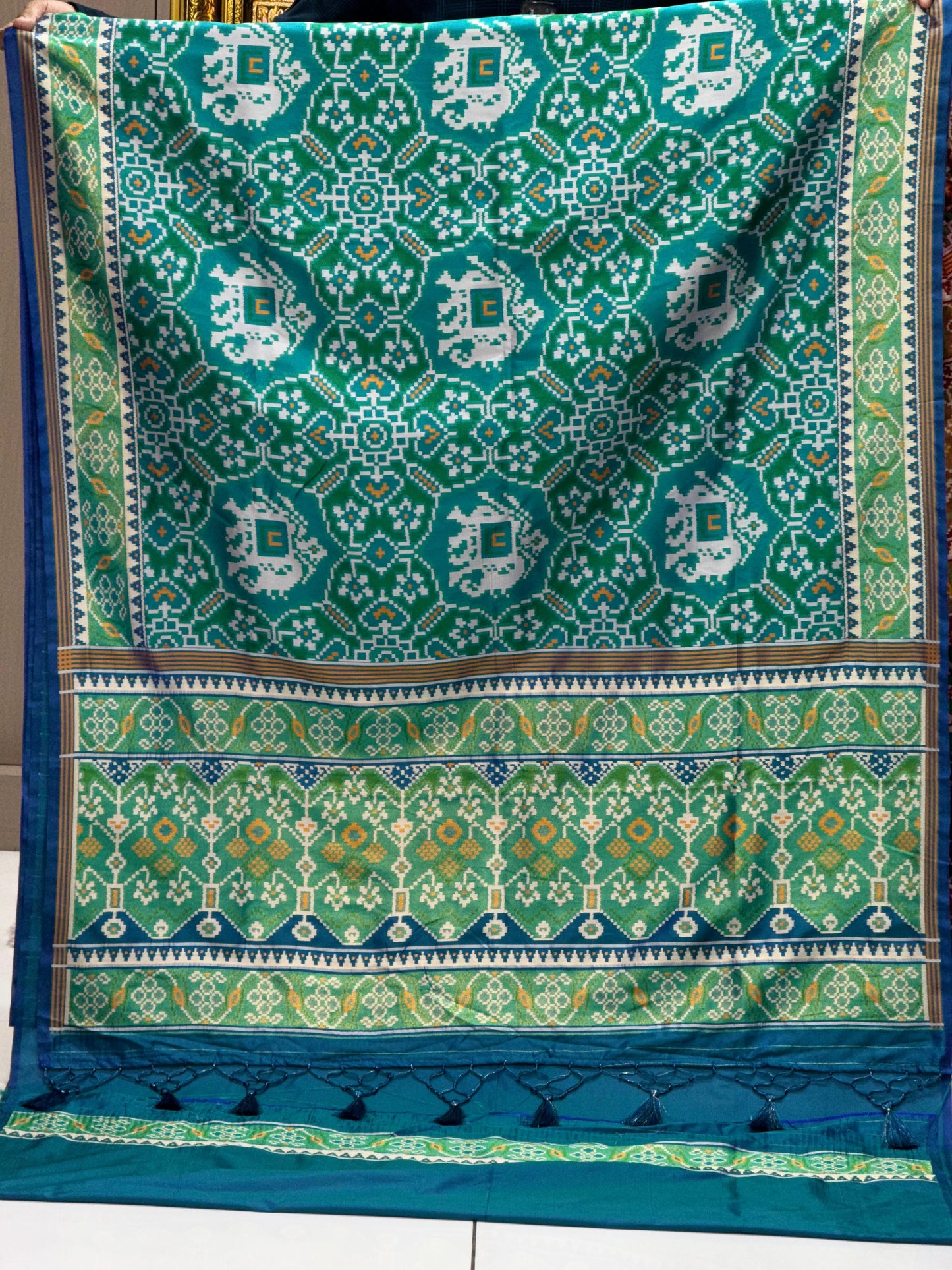 Luxury Woven Banarasi Patola Soft Silk Saree with Designer Border & Blouse Piece