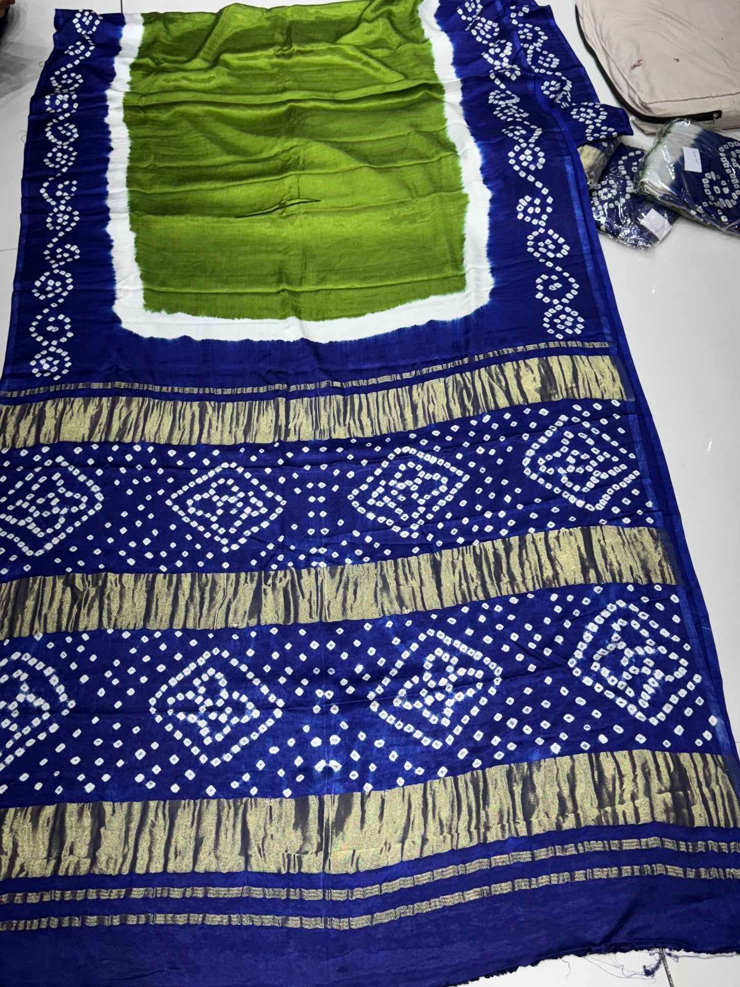 Pure Gaji Silk Hand Bandhej Bandhani Saree with 3 Lagadi Patto & 2D Design | Traditional Designer Saree